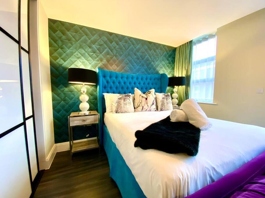 Stunning Apartment Suite - Free Parking & Wifi! 浦耳 外观 照片